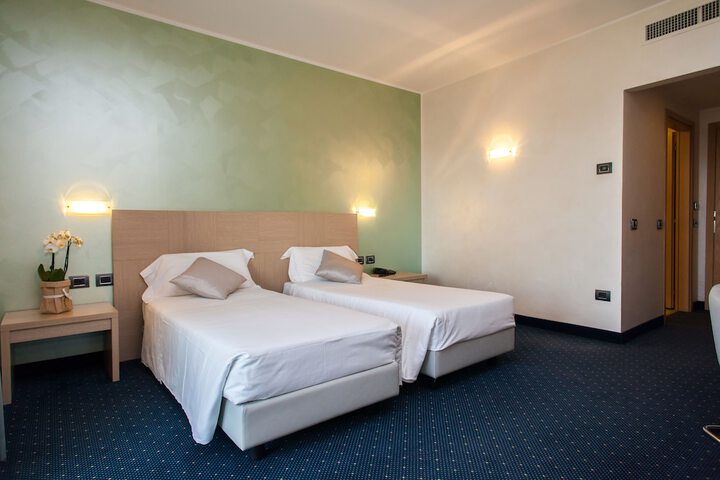 Room 14 of 70