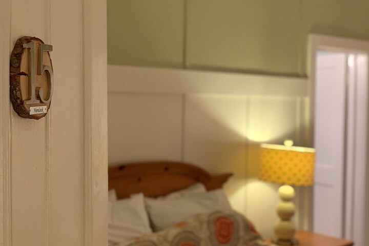 Traditional Double Room 1 Queen Bed Garden View (5 of 58)