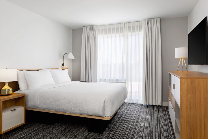Room 11 of 25