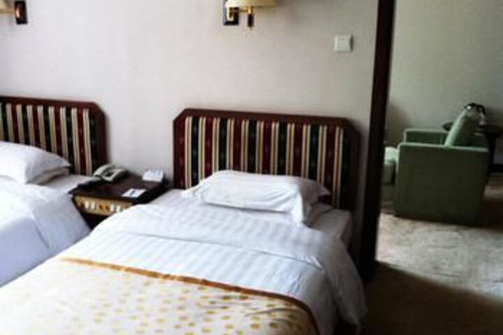 Room 10 of 31