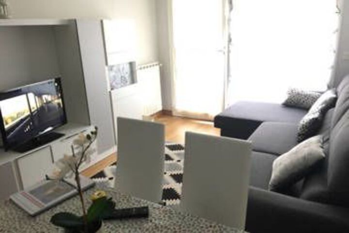 Room 8 of 16