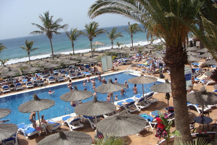 Hotel with Pool