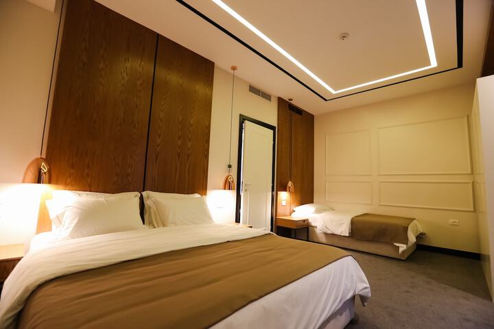 Room 9 of 47