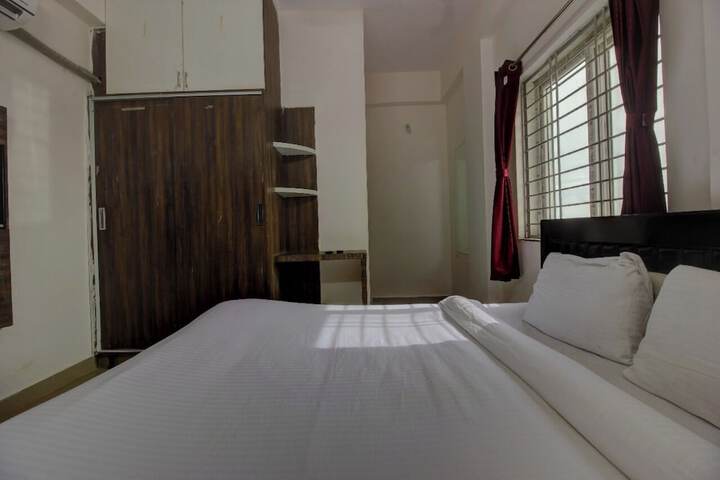 Room 4 of 5
