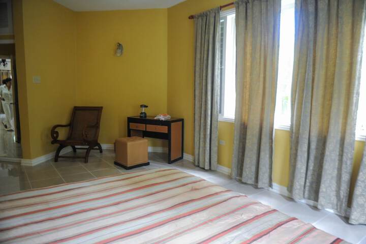 Room 9 of 39