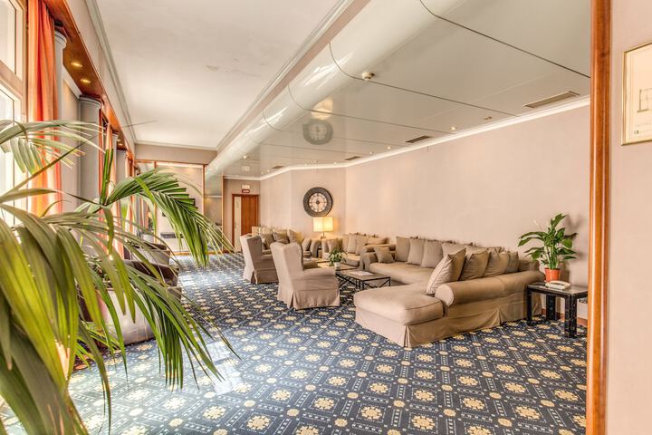 Hotel Interior 8 of 81