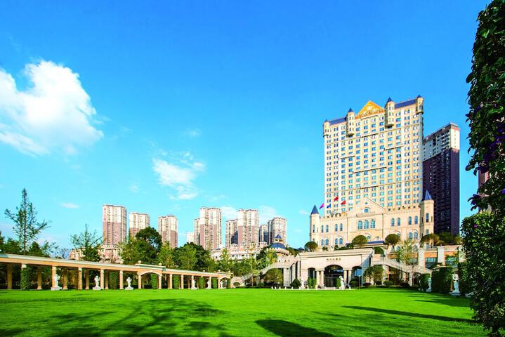 Exterior of Wyndham Grand Kunming East