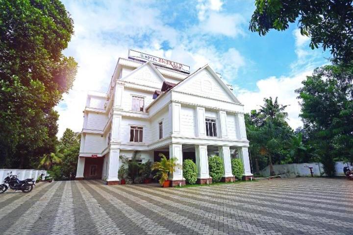Hotel Emerald Regency