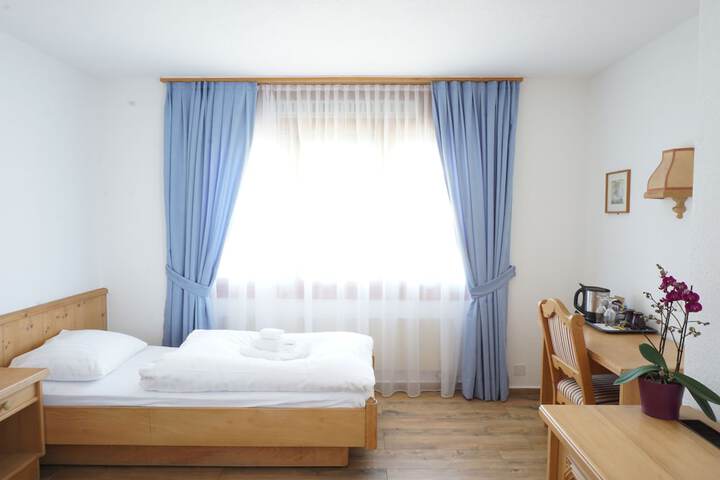Room 11 of 23
