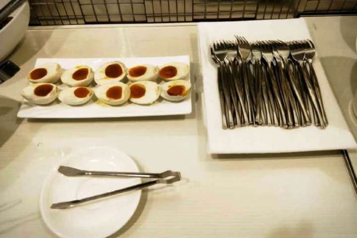 Dining 73 of 78