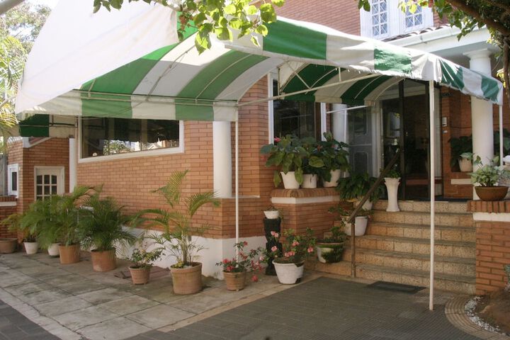 Exterior of Hotel Royal Gardens