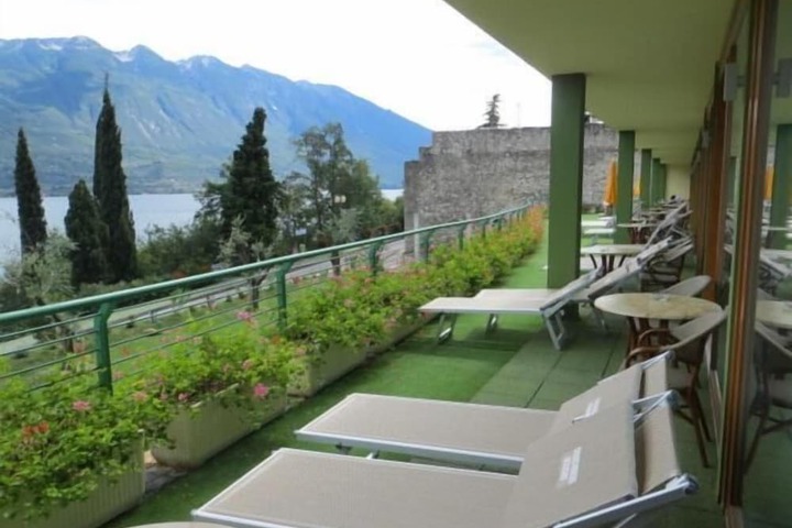 Terrace/Patio 21 of 49