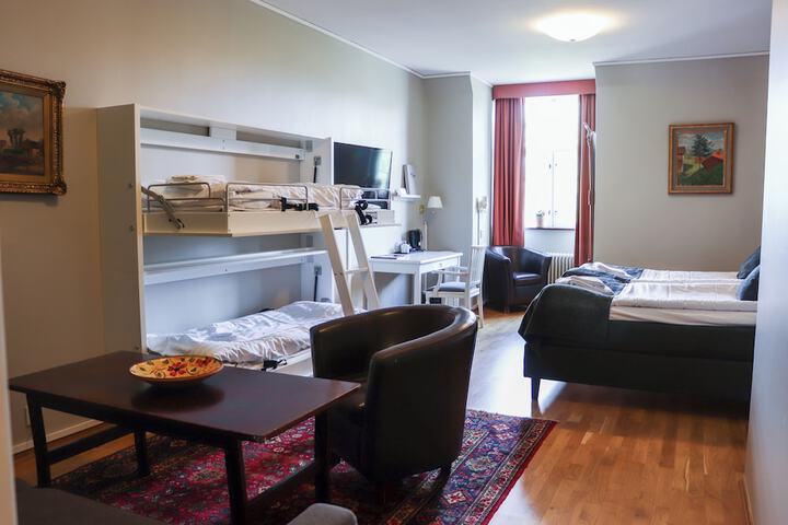Room 51 of 89
