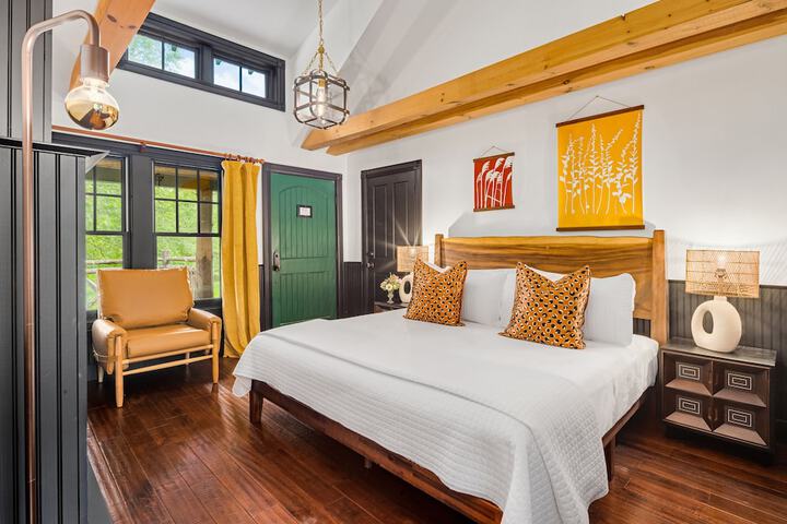 Room 32 of 172