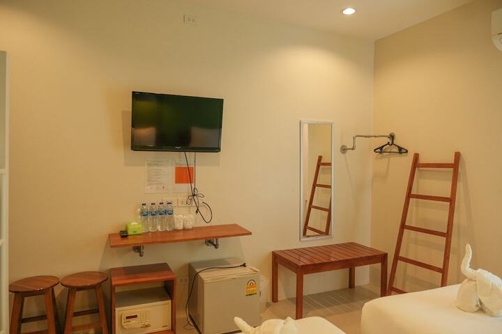 Room 17 of 36