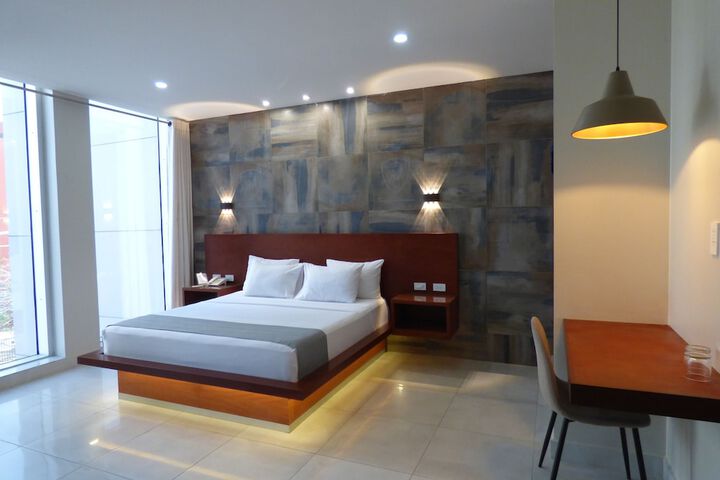 Room 48 of 82