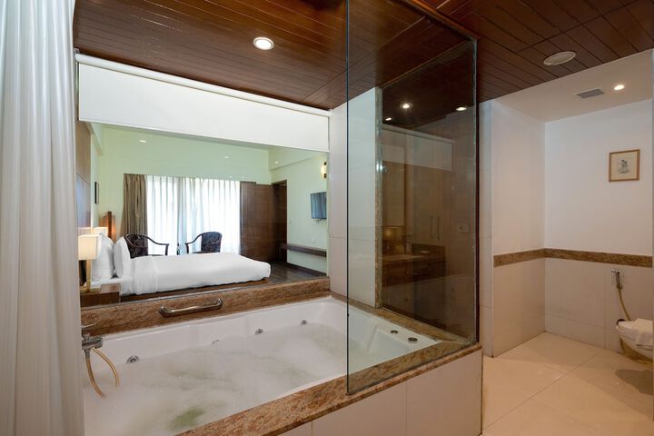 Room 26 of 160