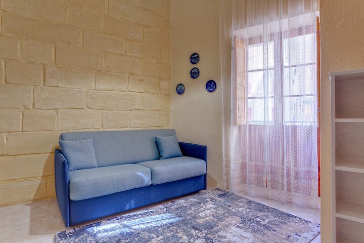 Room 4 of 39