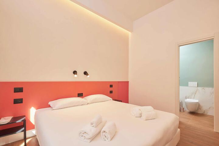 Room 15 of 32