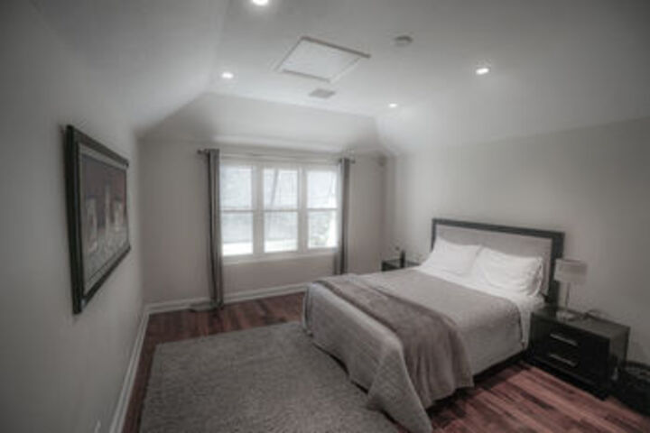 Room 7 of 27