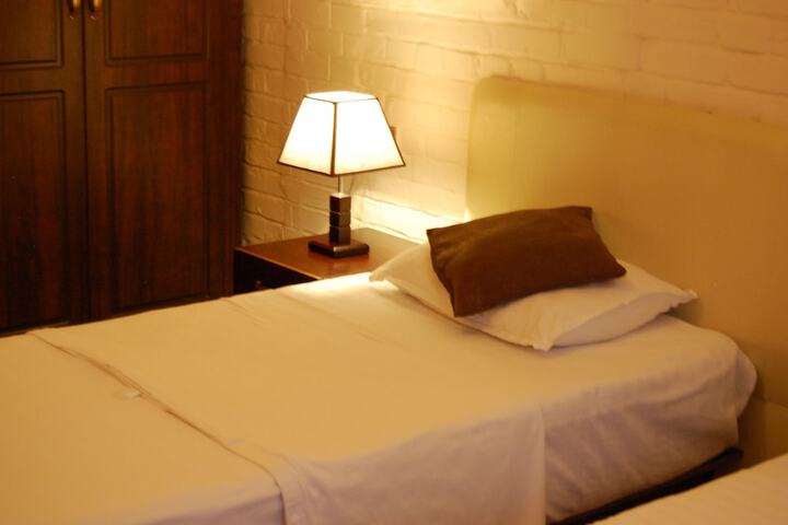 Room 11 of 22