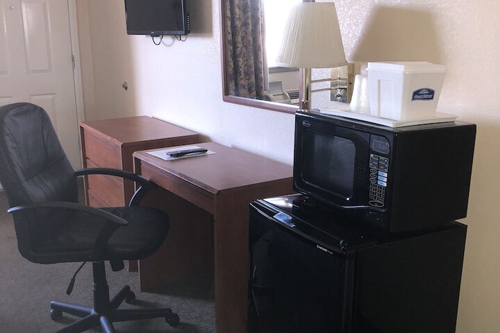 Room 10 of 26