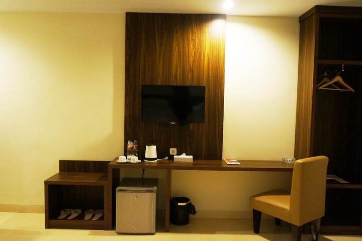 Room 13 of 26