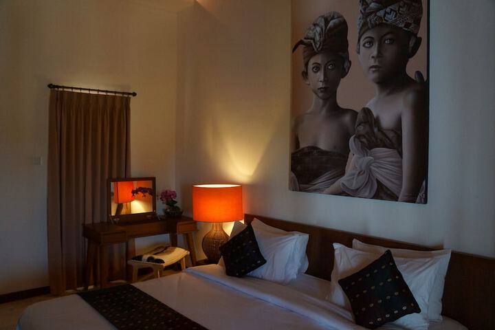 Room 3 of 40