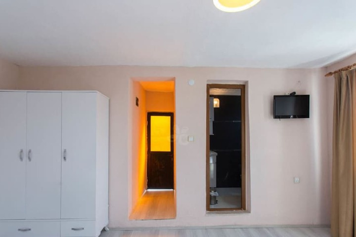 Room 16 of 26