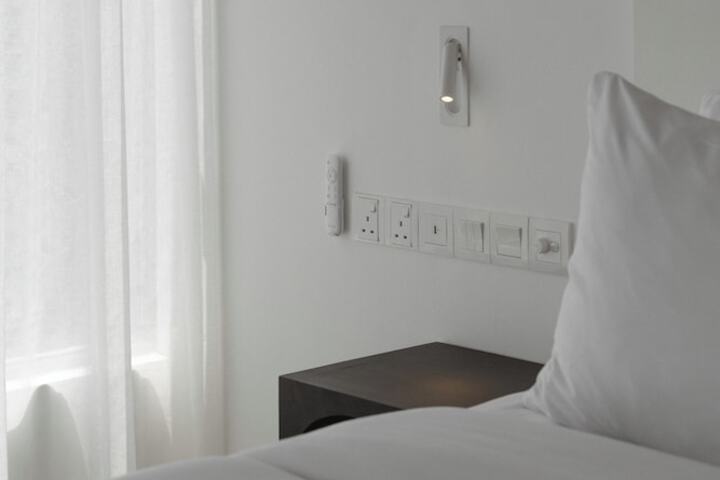 Room 33 of 147