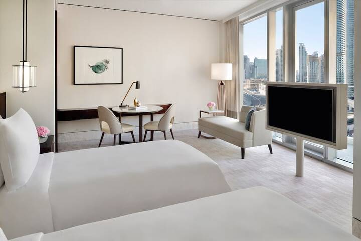 Room 10 of 76