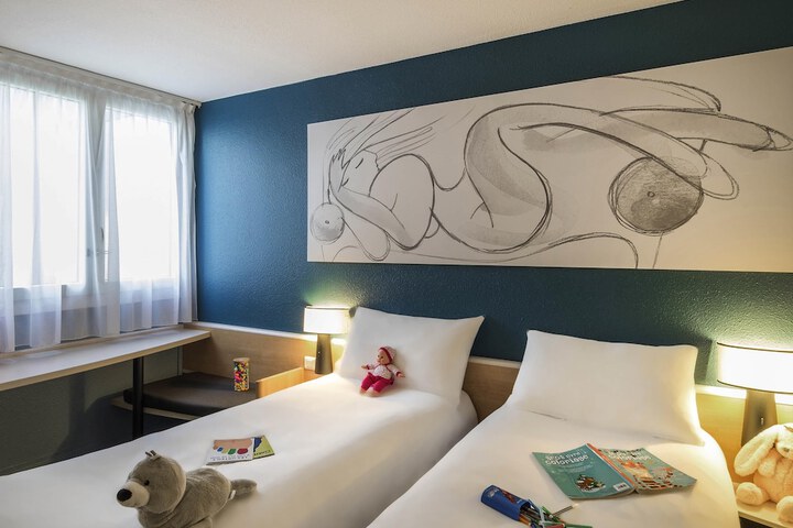 Room 10 of 82