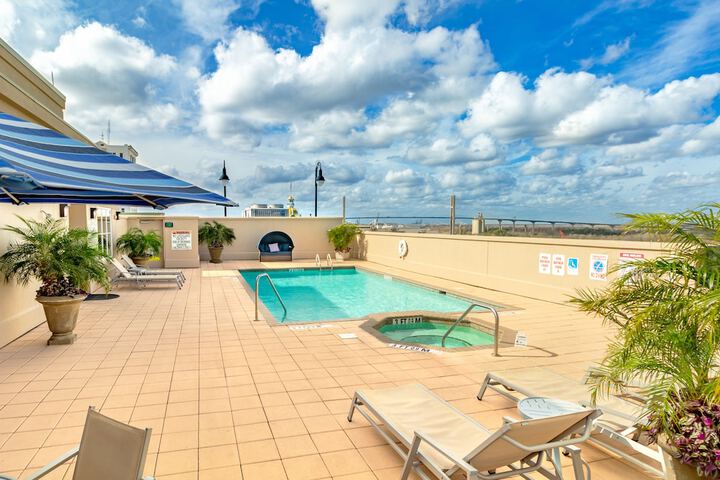 Rooftop pool