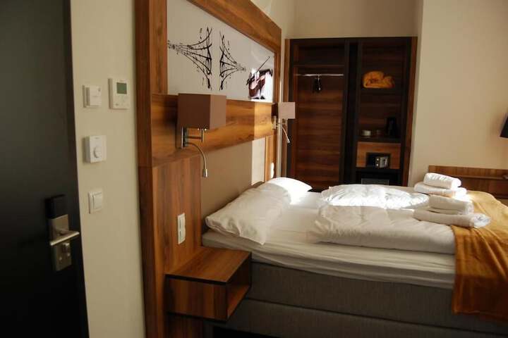 Room 14 of 67