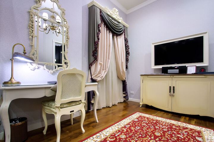 Room 15 of 228