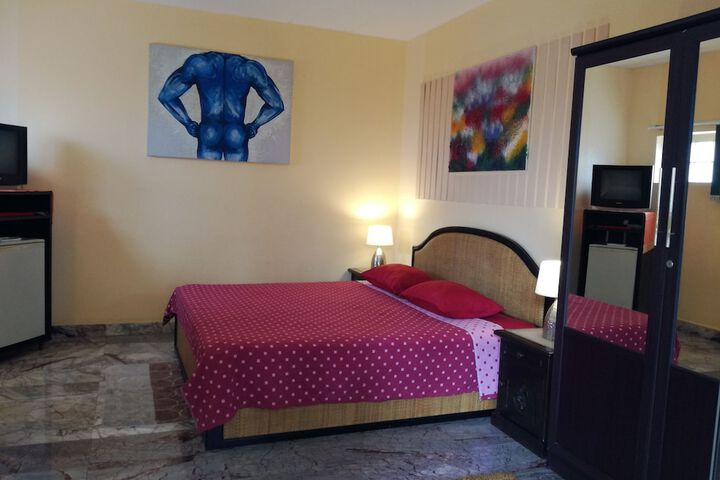 Room 9 of 53