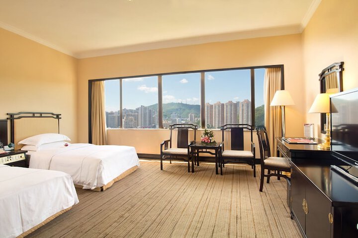 Room 4 of 13