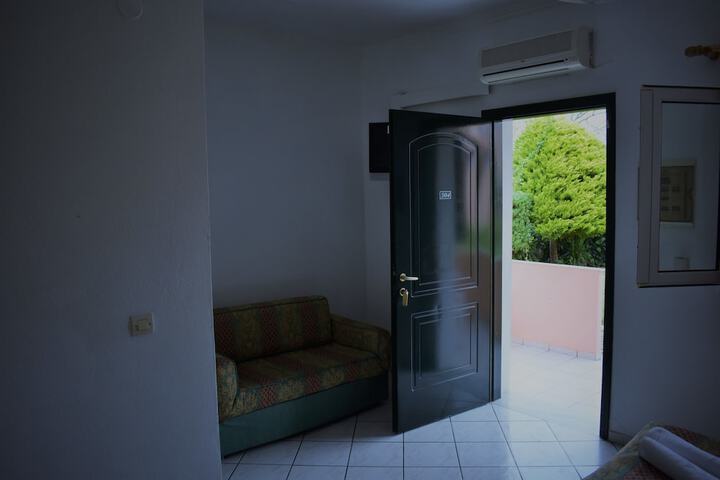 Room 6 of 57