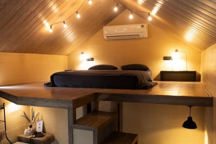Room 3 of 76