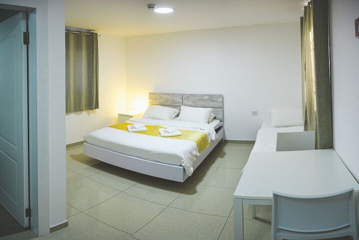 Room 6 of 31