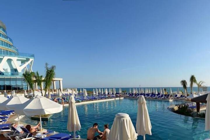 Hotel with Pool