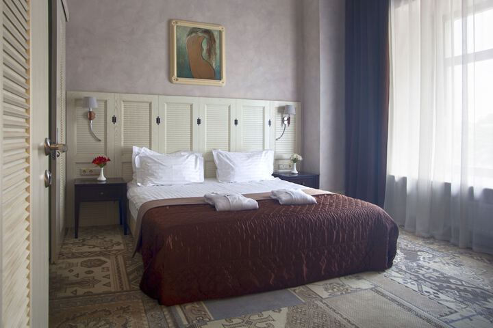 Room 9 of 70