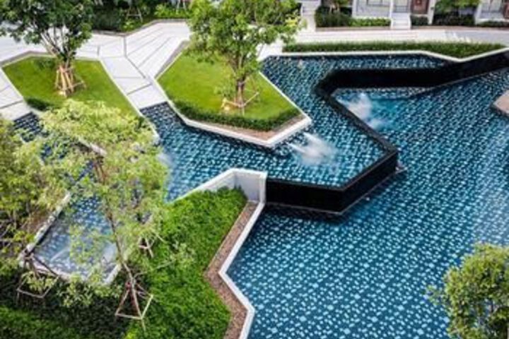 Pool 53 of 61