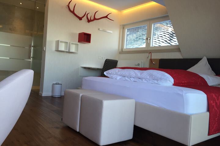 Room 5 of 25