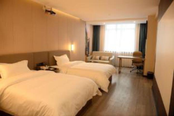 Room 18 of 20