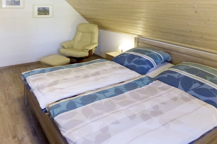 Room 2 of 12
