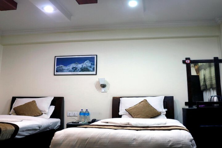 Room 5 of 11