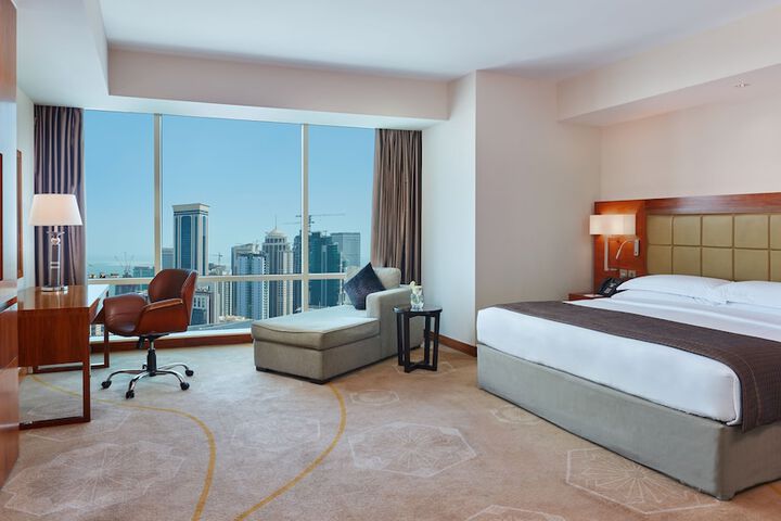 Room 10 of 180