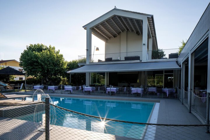 Pool Hotel