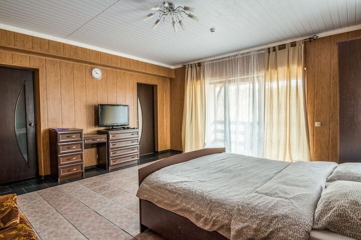 Room 17 of 25